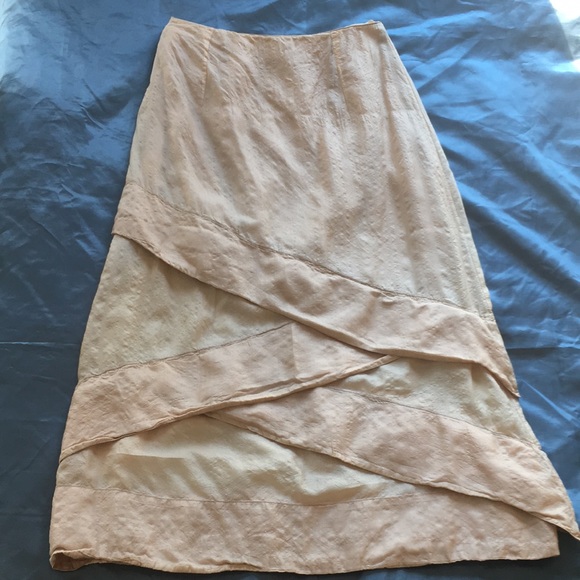 Sikkim silk tiered maxi skirt European size 42 (US 8-10) in pastel salmon - Picture 2 of 7